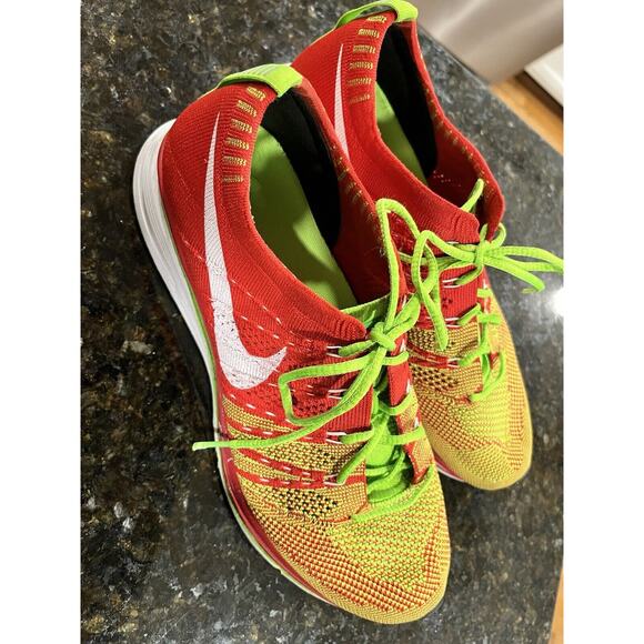 Nike Flyknit Trainer Size 7.5 University Red Electric Green 532984-631 Xmas main image 7
